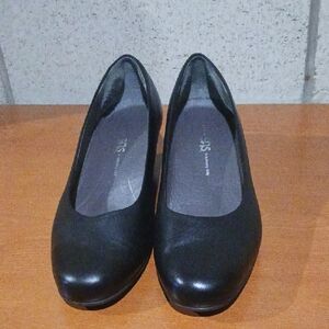 SAS Handcrafted Black High Heels Pumps Womens Size 9W (B4)
